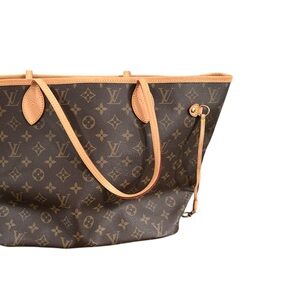 Louis Vuitton Never Full Brown Monogram Tote
Pristine Condition!